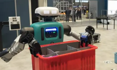 Хуманоидни роботи започват за сглобяват  Toyota RAV4 (ВИДЕО) - 1