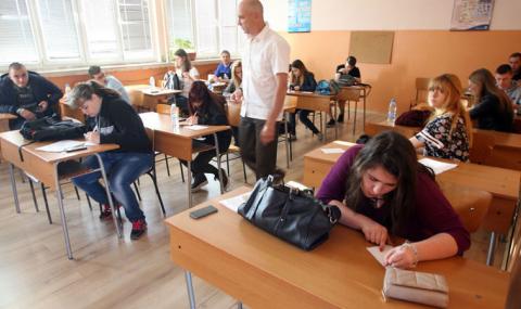 МОН обяви учителските заплати от 1 септември - 1