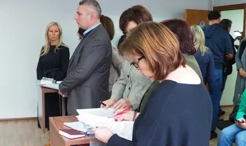 Делото по жалба на Ваня Григорова срещу избора на Васил Терзиев за кмет на София е отложено - 1