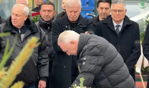 "Пеневата чета" се сбогува с треньора си (ВИДЕО) - 1