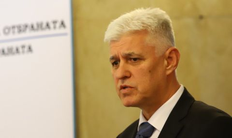 Министърът на отбраната: Процесите на модернизация на армията са тотално изостанали  - 1