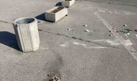 Дрогиран опита да избяга от КАТ Пловдив, но заби колата си пред сградата - 1