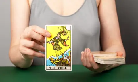  Защо българите ходят на гледачки и на таро? - 1