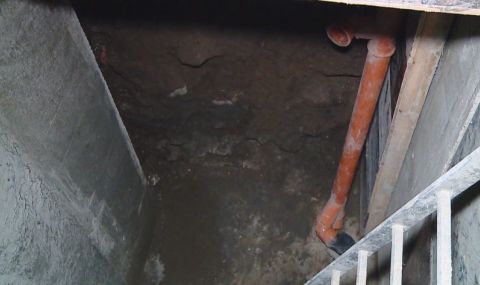 Бизнесмен подкопа основите на къщи в Пловдив - 1
