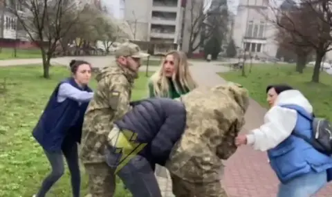Scandal in Lviv: Soldiers beat man on the street - 1