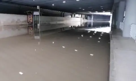 Наводнени кръстовища в Пловдив