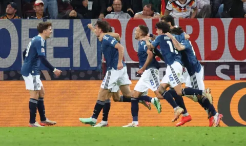 Greece shakes Germany, spoils Klopp's debut - 1