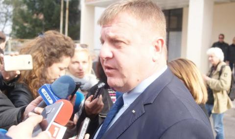 Каракачанов развъртя метлата в отбраната - 1