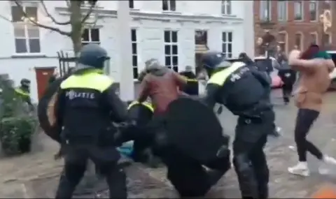 Избухна насилие при палене на Корана в нидерландския град Арнем ВИДЕО - 1