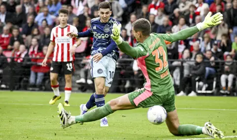 Зрелищно дерби Аякс - ПСВ, но само реми - 1