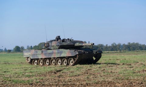 Украински войник на обучение в Германия сравни танковете „Леопард 2“ с „Мерцедес“ - 1