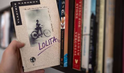 На 18 август 1958 г. В САЩ излиза от печат скандалният роман на Владимир Набоков – "Лолита" - 1