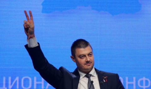 &quot;Икономист&quot;: Противоречив дебютант държи ключа за властта в България - 1