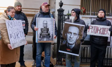 Над 400 арестувани при прояви в памет на Навални в Русия - 1