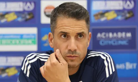 Хулио Веласкес изведе 20 футболисти на първата тренировка на Левски - 1