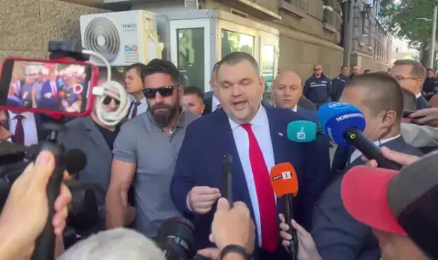 Той ще гради държава с главно Д. Като Делян. - 1