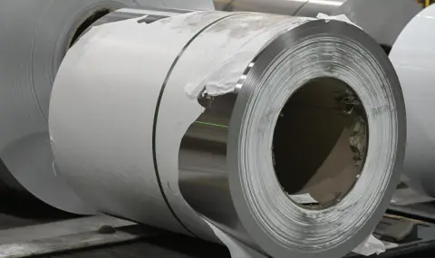 EU cuts steel import quotas and raises tariffs  - 1