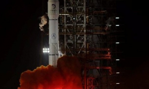 Китайска ракета кацна успешно на Луната - 1
