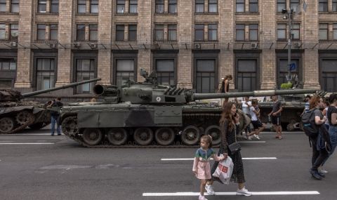 САЩ призовават гражданите си да напуснат Украйна - 1