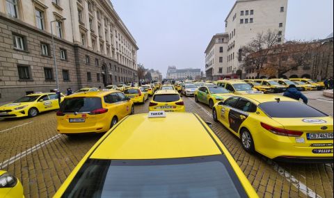 Протест на таксита блокира Ларгото (СНИМКИ) - 1