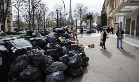Затрупаните с боклук улици на Париж - символ на протеста - 1