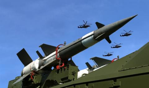 Русия и САЩ остават в ракетен сблъсък - 1