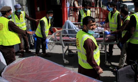 33-ма загинали при взрив на джамия в Афганистан - 1
