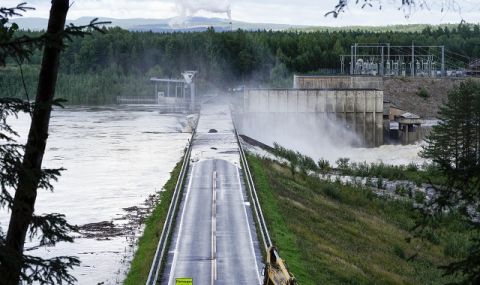 Бедствено положение! Стената на язовир в Норвегия се скъса, водата пробива - 1