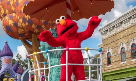 Хакнаха профил на Елмо от Улица Сезам в Х и публикуваха антисемитски постове - 1