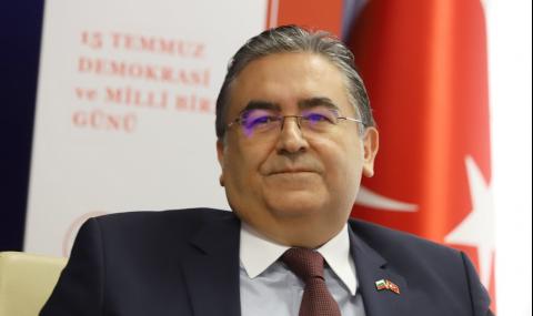 Радев връчва Мадарски конник на турския посланик - 1