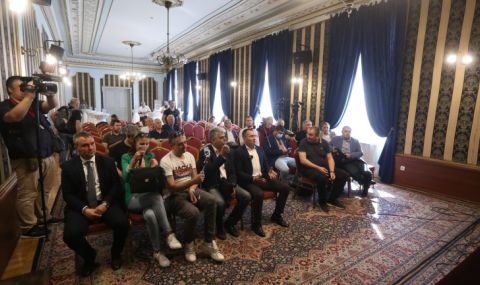 Провалиха лекция на Любчо Георгиевски в София - 1