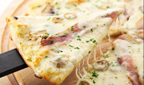 Рецепта на деня: Пица със сметана, шунка и люта чушка - 1