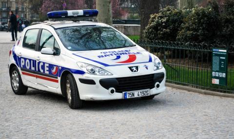 Има задържани за бруталното убийство на учителя във Франция - 1