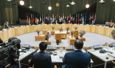 Politico: Неформалната среща на върха на лидерите на ЕС в Копенхаген стигна до задънена улица - 1