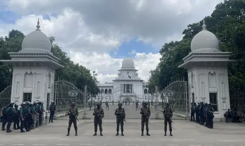 Властите в Бангладеш удължиха днес полицейския час в цялата страна - 1