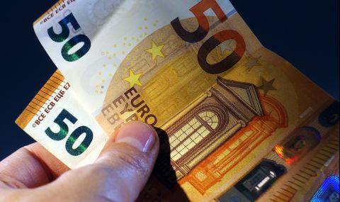 Гърция започва да глобява със 100 евро неваксинираните - 1