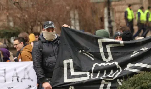 Граждани проведоха шествие срещу Луковмарш в столицата