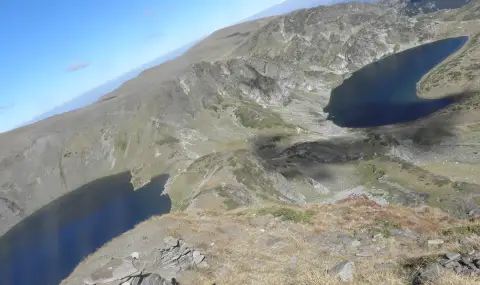 Над 100 км/ч е скоростта на вятъра край Рилските езера - 1