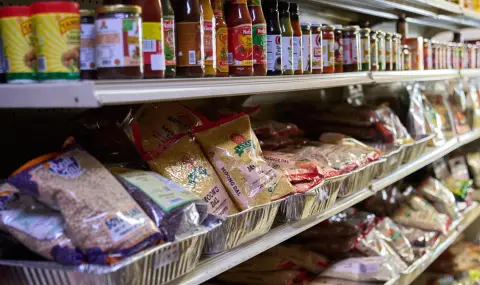 Indian exports to US fall sharply in August  - 1