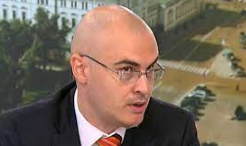 СУ разглежда сигналите за плагиатство срещу Петър Илиев - 1