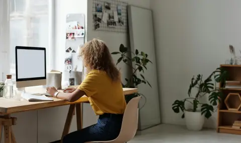 Домашен офис с разумен бюджет: практични решения за обзавеждане с Bazar.bg - 1