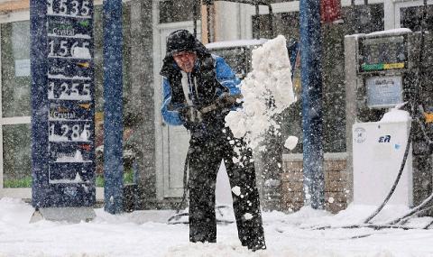 Студ и сняг парализираха Гърция - 1