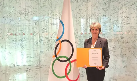 Весела Лечева се подписа на стената на олимпийците в МОК  - 1