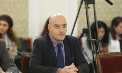 Атанас Славов: Зрелищната пресконференцията на Гешев преследва политически цели - 1