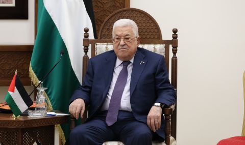 Извършено е въоръжено нападение срещу палестинския президент Махмуд Абас - 1