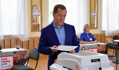 „Единна Русия“ остава водеща сила след изборите - 1