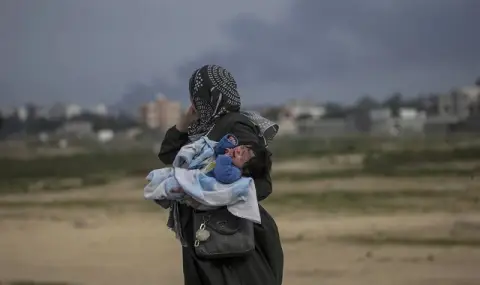 Хуманитарна криза! САЩ извършиха първата доставка от въздуха на помощ в Газа - 1
