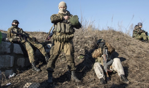 Сепаратистите обявиха, че прекратяват огъня и изтеглят бойната техника - 1
