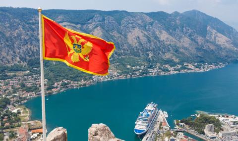 Черна гора: Който не става за химна – глоба! - 1