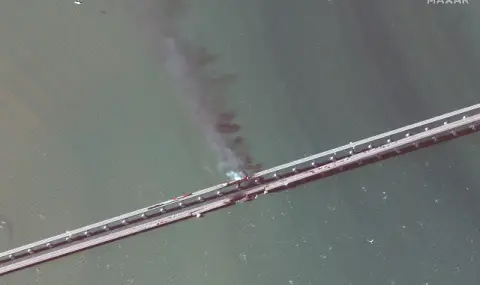 Москва потвърди за Кримския мост: Взрив действително имаше, но нищо не е повредено, мостът работи - 1